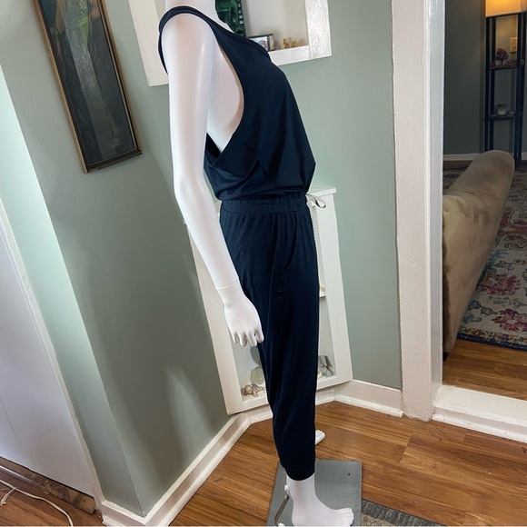 Vuori Lux Navy Dark Blue Jumpsuit Drawstring Waist Medium M Racerback Jogger - Picture 7 of 15